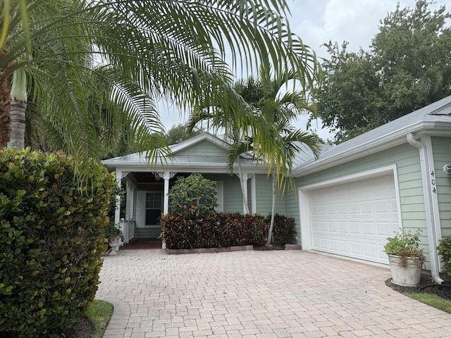404 NE Ginger Lily Place, Saint Lucie, FL 34983