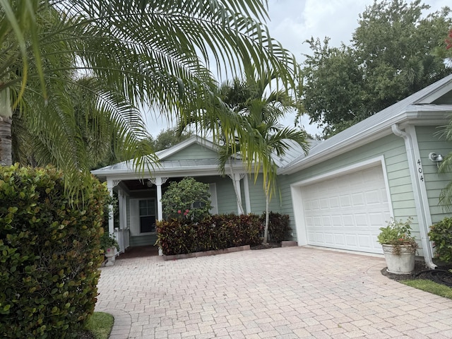 404 NE Ginger Lily Place, Saint Lucie, FL 34983
