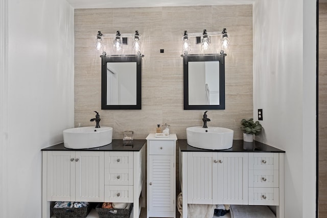 6572 Brookhurst Cir, Lake Worth, FL 33463 - bathroom featuring two vanities