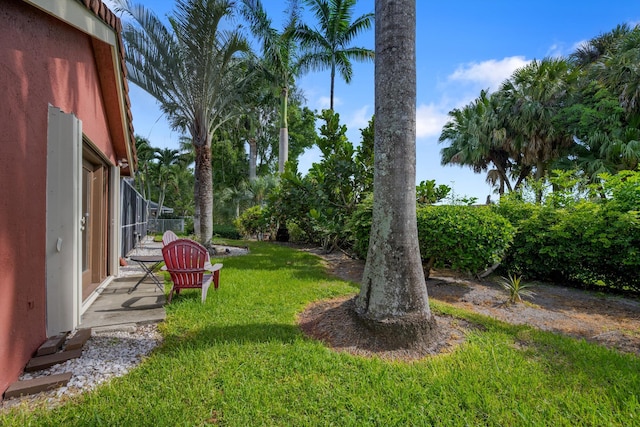 6572 Brookhurst Cir, Lake Worth, FL 33463 - view of green lawn