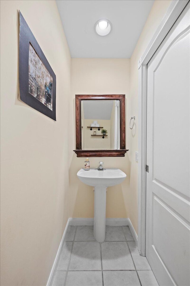 11 Live Oak Cir Unit 11, Tequesta, FL 33469 - bathroom with baseboards and tile patterned flooring
