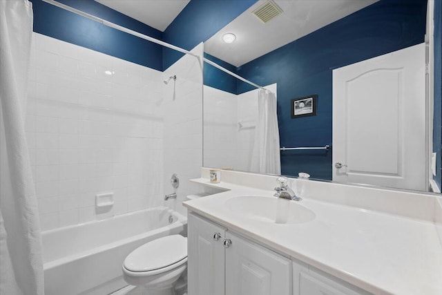 11 Live Oak Cir Unit 11, Tequesta, FL 33469 - bathroom featuring vanity and shower / bath combo