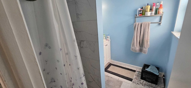 4732 Chariot Cir, Greenacres, FL 33463 - full bathroom with a shower with curtain and vanity