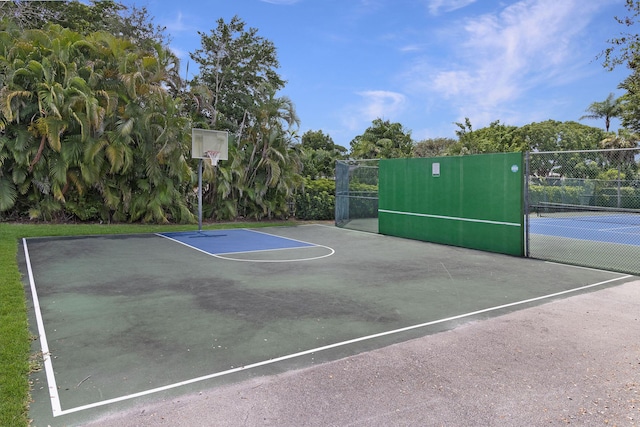 6532 Serena Ln, Boca Raton, FL 33433 - view of sport court with community basketball court