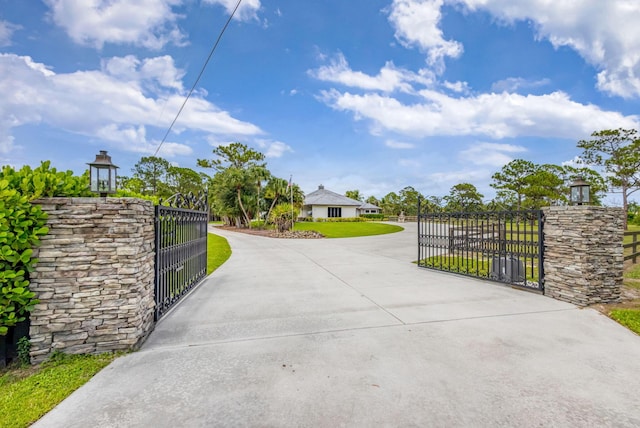 11085 86th St N, Palm Beach Gardens, FL 33412 - view of gate