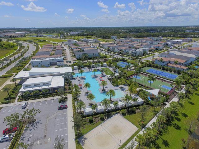 5178 Beckman Ter, Palm Beach Gardens, FL 33418 - bird's eye view of a pool