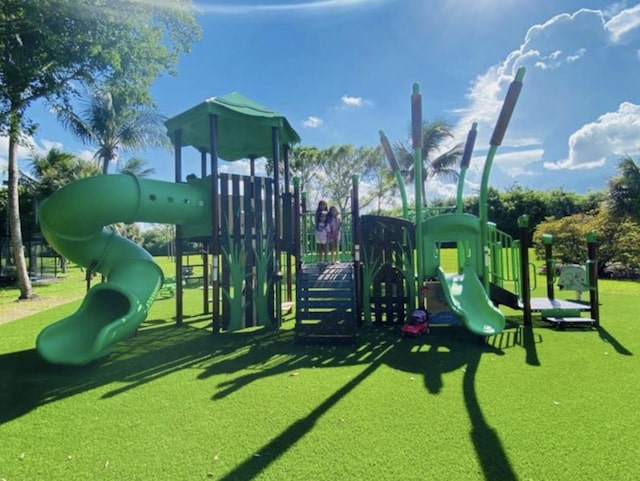 5711 NW 125th Ave, Coral Springs, FL 33076 - community jungle gym with a lawn