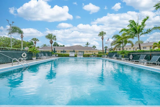 2950 SE Ocean Blvd Unit 119-6, Stuart, FL 34996 - view of community pool