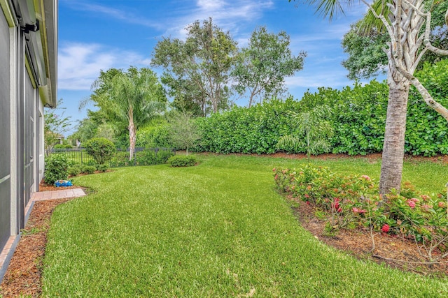 572 SE Villandry Way, Port Saint Lucie, FL 34984 - view of yard