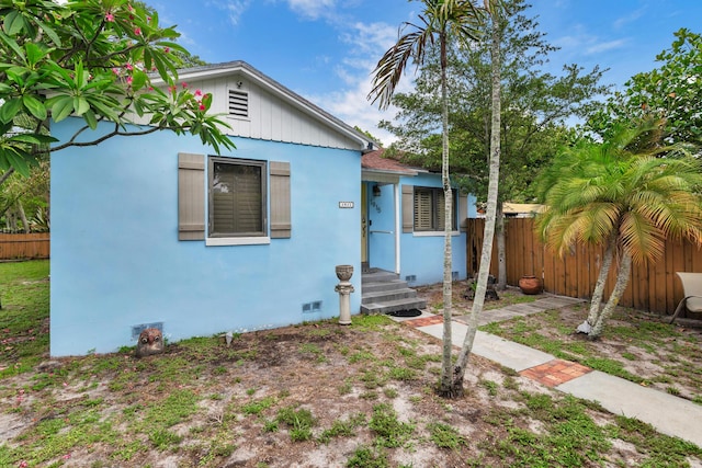 1915 Lake Ave, West Palm Beach, FL 33401 - view of front of property with crawl space