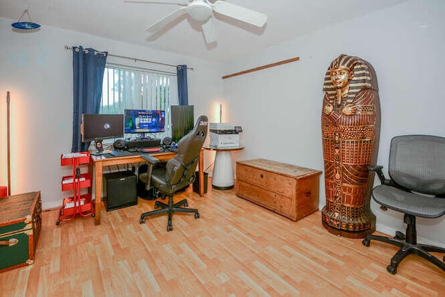 45 Birch Pl, Tequesta, FL 33469 - home office with wood finished floors and a ceiling fan