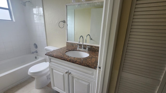 1600 Balfour Point B Dr Unit B, West Palm Beach, FL 33411 - full bathroom featuring a textured wall, vanity, and shower / tub combination