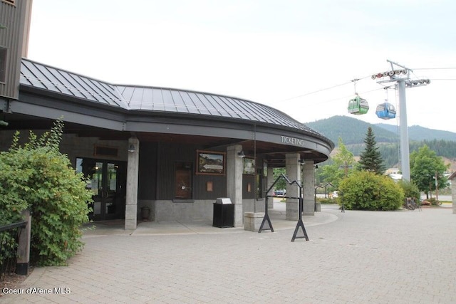 view of home's community featuring a mountain view