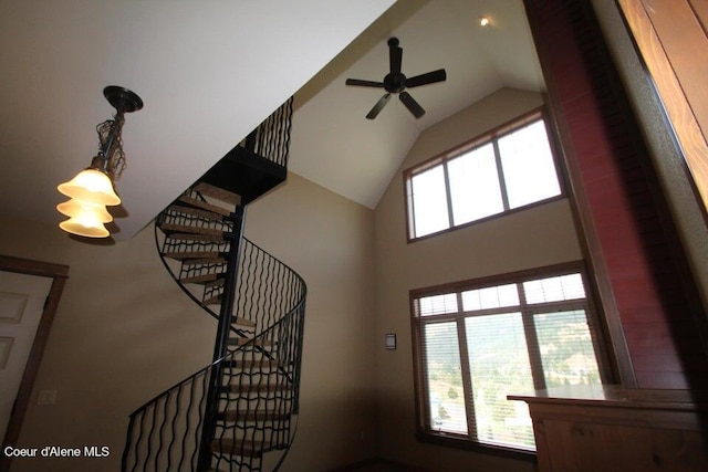 room details featuring ceiling fan