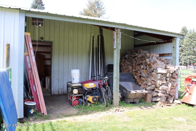 view of shed / structure