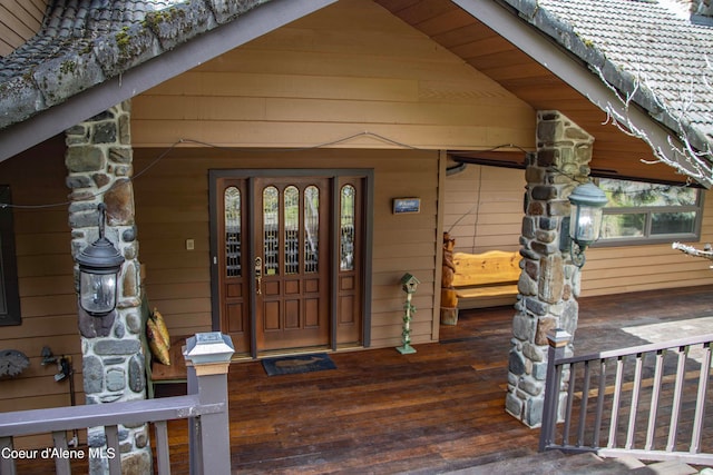 view of exterior entry