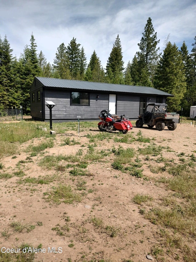 view of outbuilding