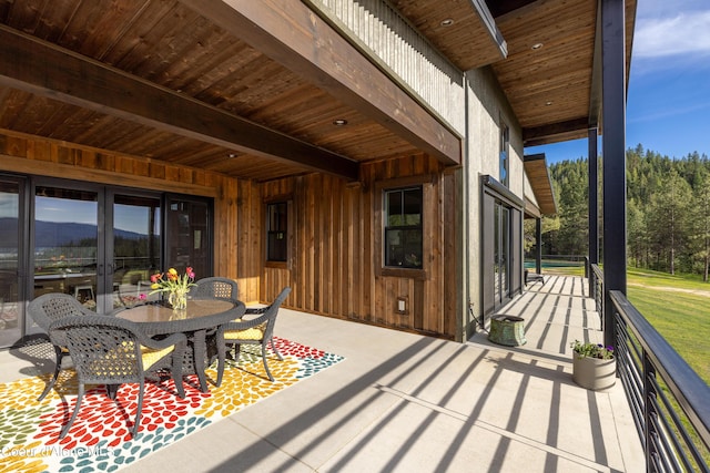 deck featuring outdoor dining space