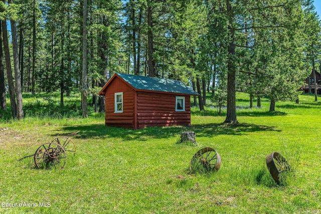 view of outdoor structure with an outbuilding