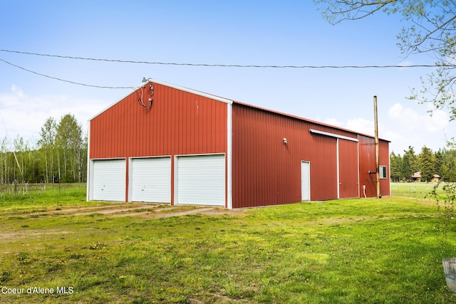 view of detached garage