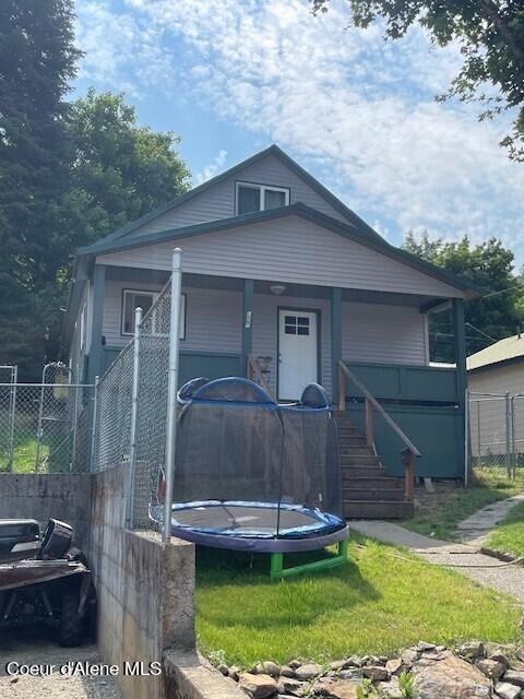 view of front of house featuring a trampoline