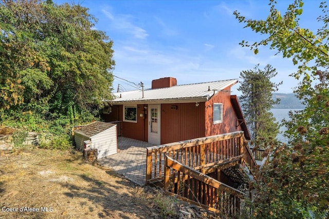 view of front of home featuring metal roof