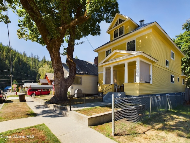 view of front of home