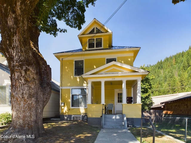 view of front facade featuring covered porch