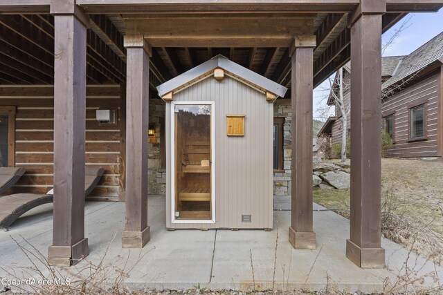 view of outbuilding featuring an outbuilding