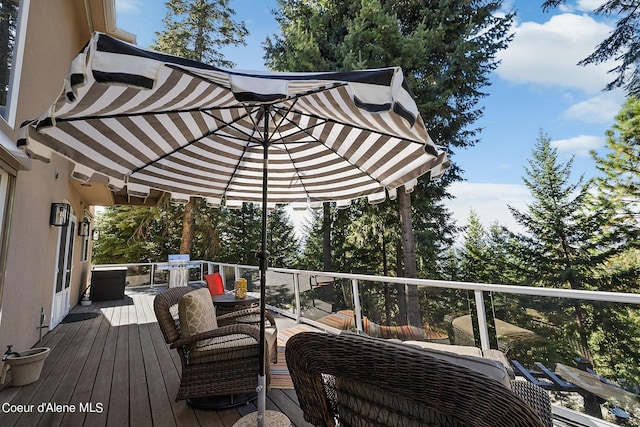 deck featuring an outdoor hangout area