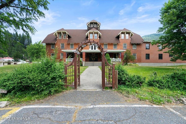 view of building exterior