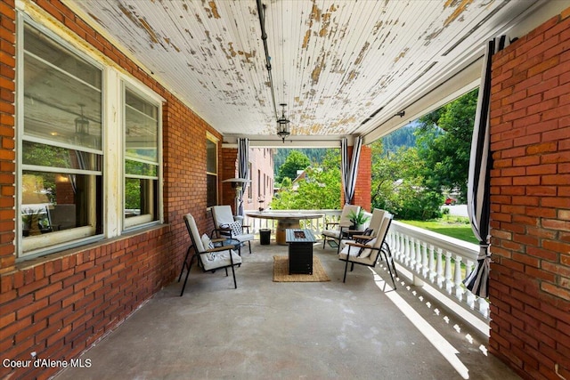 view of patio / terrace with covered porch