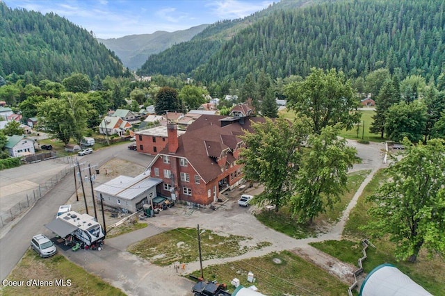 bird's eye view with a mountain view