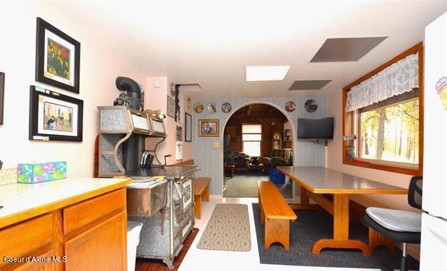 169 Westfall Ln, Kamiah, ID 83536 - interior space featuring arched walkways