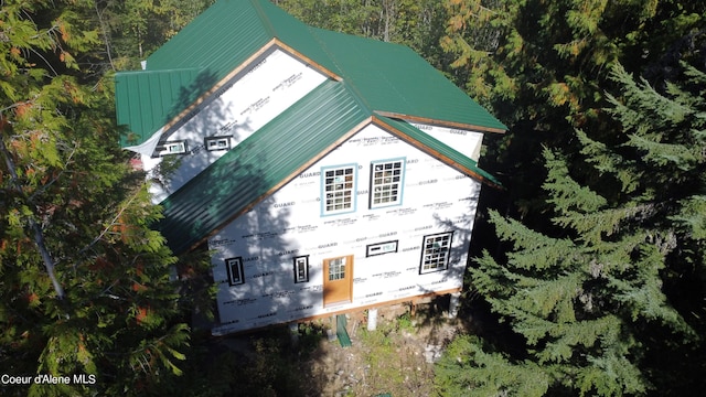 bird's eye view with a forest view