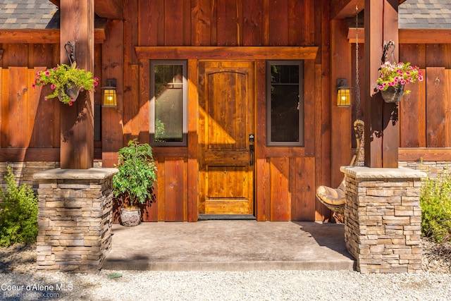 view of property entrance