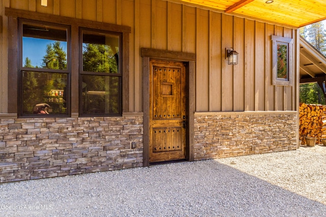 view of property entrance