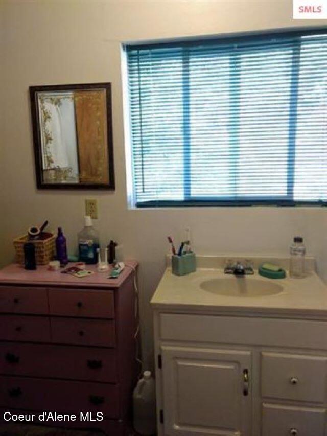 1452 Grizzly Gap Rd, Naples, ID 83847 - bathroom with vanity