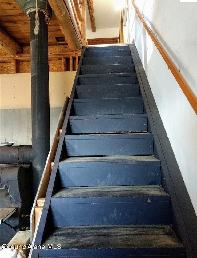 1452 Grizzly Gap Rd, Naples, ID 83847 - view of stairway