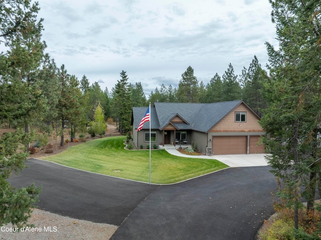 view of front of property with a front yard