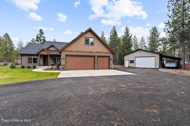 view of front of house featuring a front yard