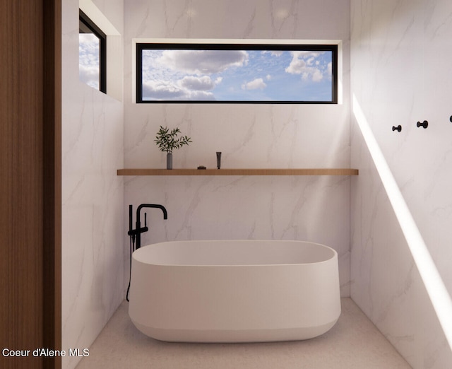 15374 S Chalone Dr, Coeur Dalene, ID 83814 - full bath with a soaking tub