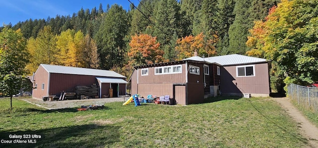 exterior space featuring a lawn