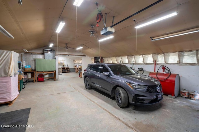 905 S Tanglewood Rd, Post Falls, ID 83854 - garage featuring a garage door opener