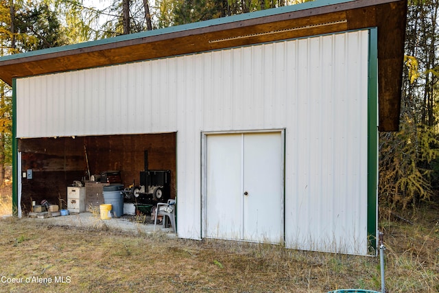 view of outbuilding