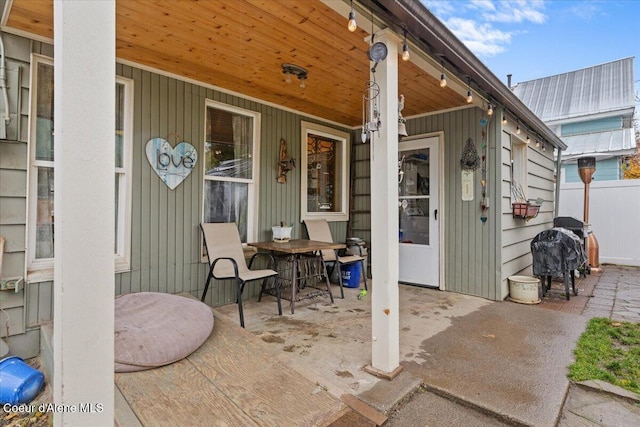 view of patio / terrace with covered porch