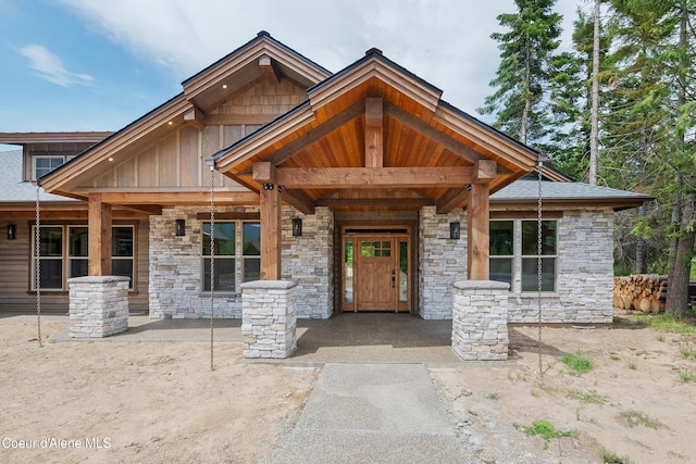 view of front of home featuring a porch