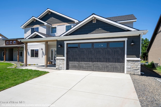 view of front facade featuring a garage