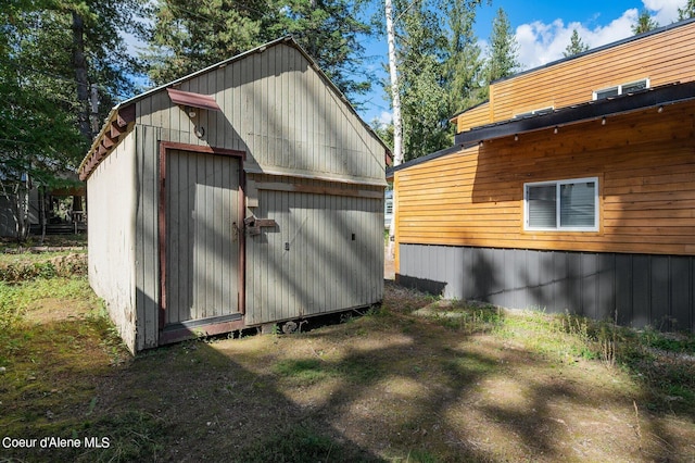 view of outbuilding