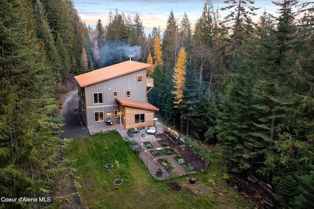 view of aerial view at dusk